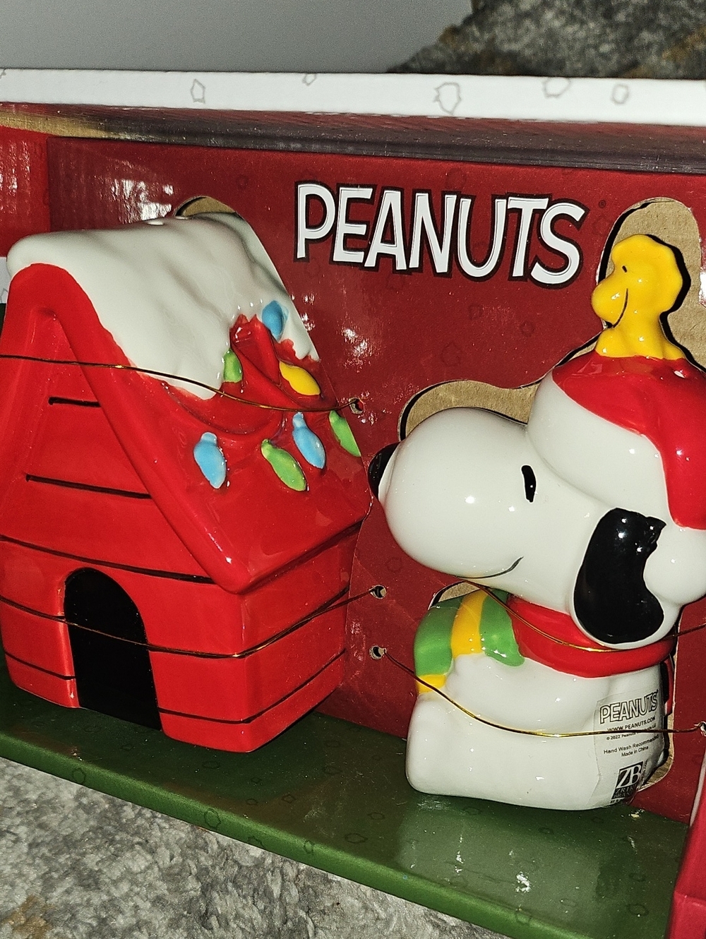 Peanuts Snoopy Salt & Pepper Shakers Holiday Christmas Edt - Picture 5 of 8